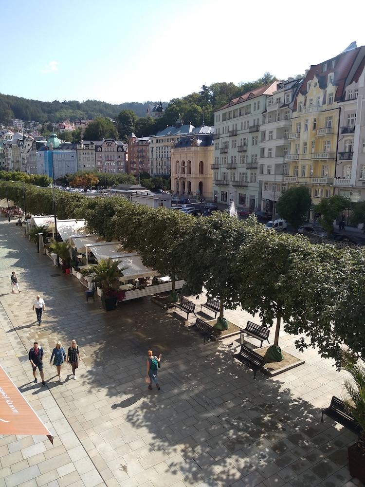 Hotel Renesance Krasna Kralovna Karlovy Vary Exterior photo